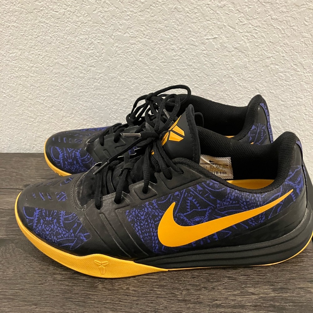 Nike Kobe Mentality Persian Violet Basketball Purple/Gold 704942-501 Men Sz 11.5